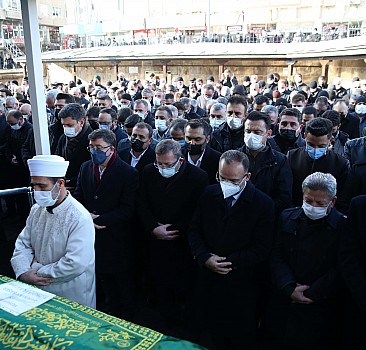 Bakan Bozdağ, AK Parti Yozgat İl Başkanı Başer'in eşinin cenaze törenine katıldı