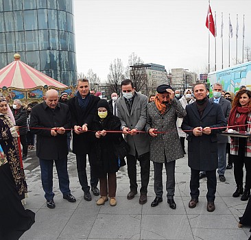 "Akif'in İzinde İstiklal Sergisi" tırı Bursa'da