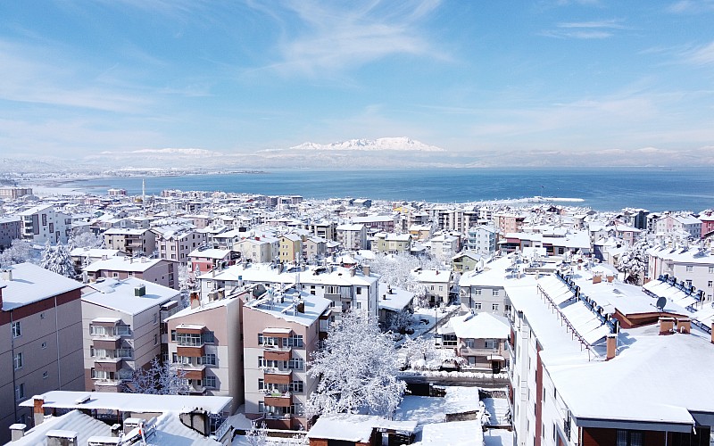 Beyşehir Gölü ve Anamas Dağı'ndaki kar havadan görüntülendi