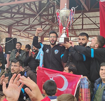 Voleybol AXA Sigorta Efeler Ligi'ne yükselen TÜRŞAD'a coşkulu karşılama