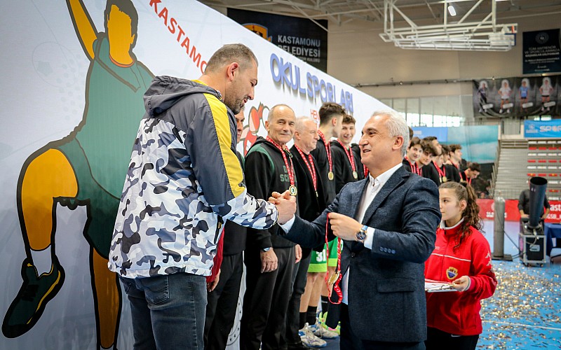 Okul Sporları Gençler Hentbol Türkiye Şampiyonası, Kastamonu'da sona erdi