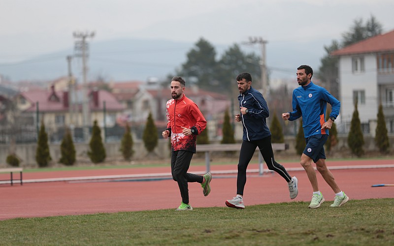 Atletizm Milli Takım Bolu'da güç depoluyor