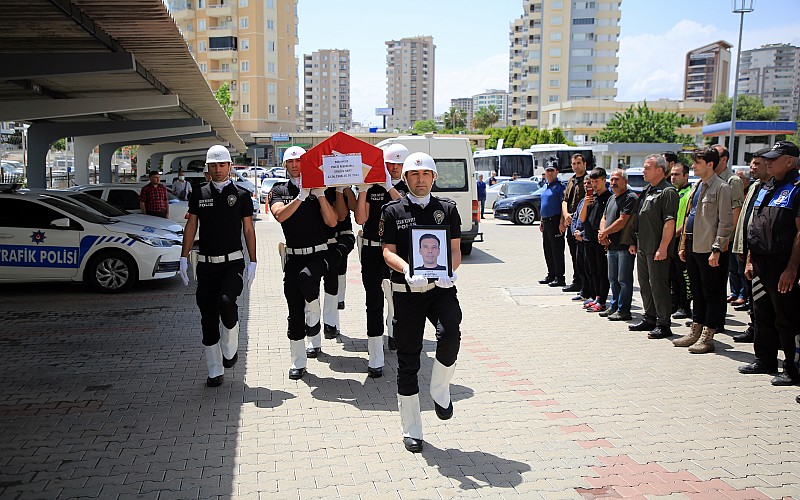 Mersin'de trafik kazasında ölen polis memuru için tören düzenlendi