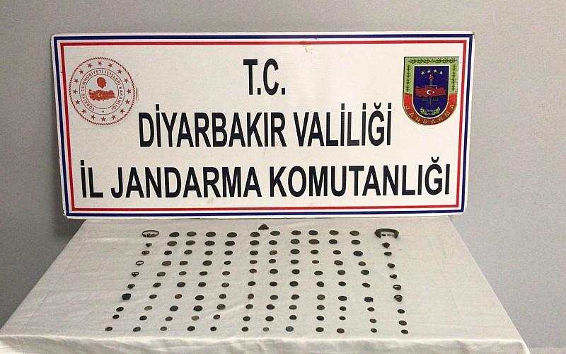 Diyarbakır'da 124 sikke ve obje ele geçirildi