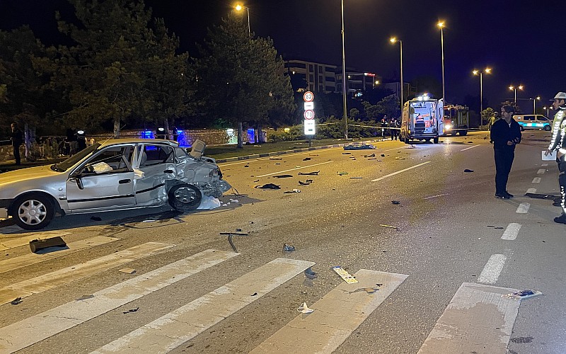 Karabük'te iki otomobil çarpıştı, 2 kişi öldü, 2 kişi yaralandı