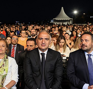 Kültür ve Turizm Bakanı Ersoy, "Carmen" operasını izledi