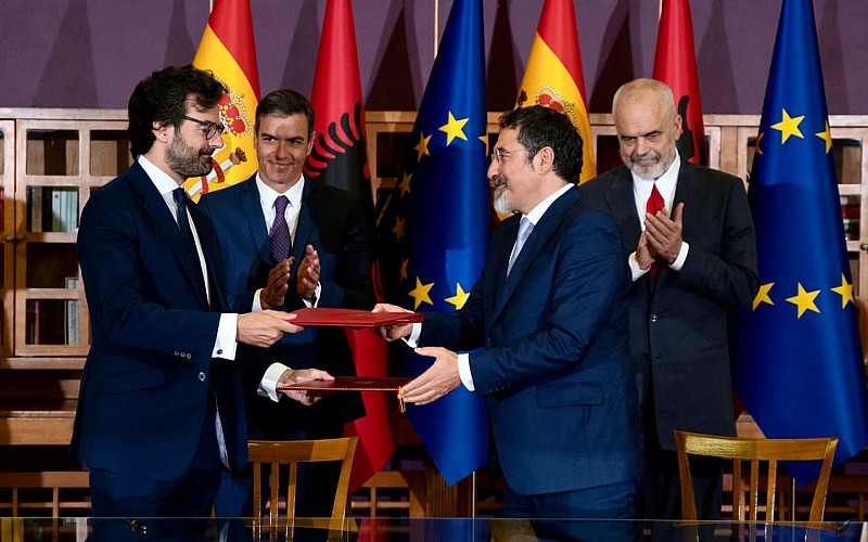 İspanya Başbakanı Pedro Sanchez, Arnavutluk'ta temaslarda bulundu