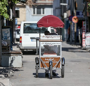 Bursa'nın yarım asırlık sokak lezzeti: "Bağdat hurma tatlısı"