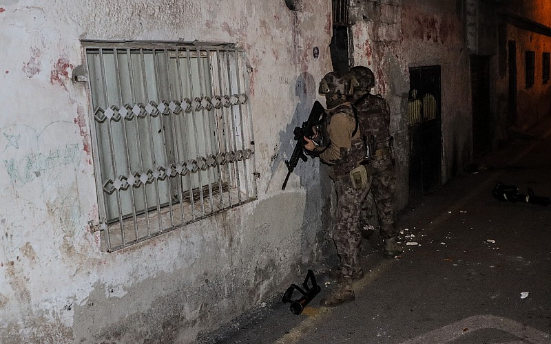 Mersin'de terör operasyonunda iki şüpheli yakalandı