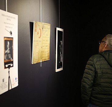 "Basında ve Ustaların Gözünden Aşık Veysel" fotoğraf sergisi Beylikdüzü'nde açıldı
