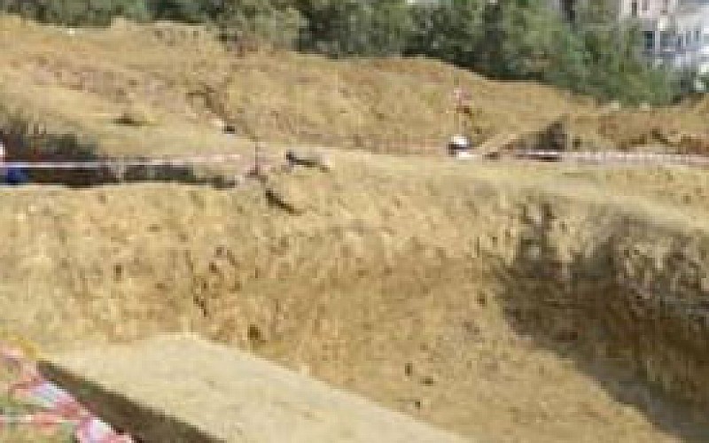 Bursa'da 2 bin 200 yıllık lahit mezar bulundu