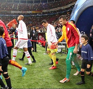 Galatasaray-Benfica maçında neler yaşandı