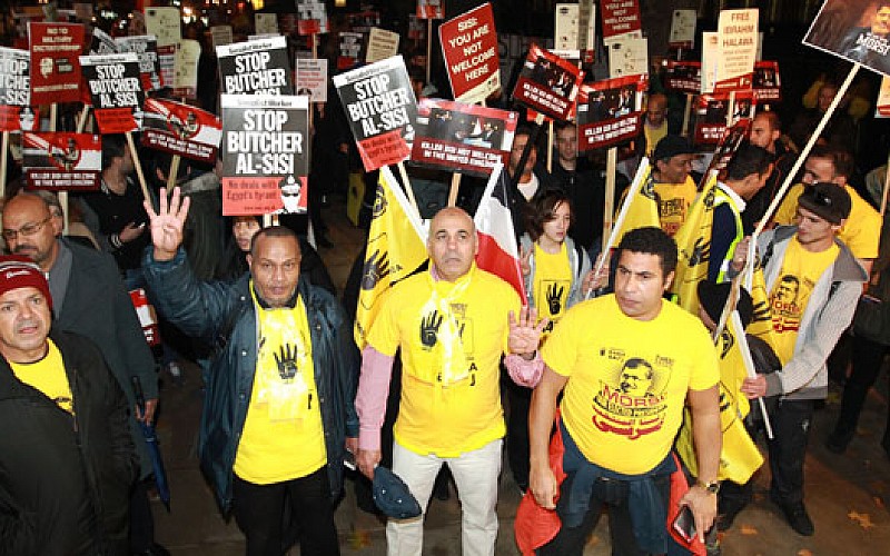 Sisi Londra'da protesto edildi
