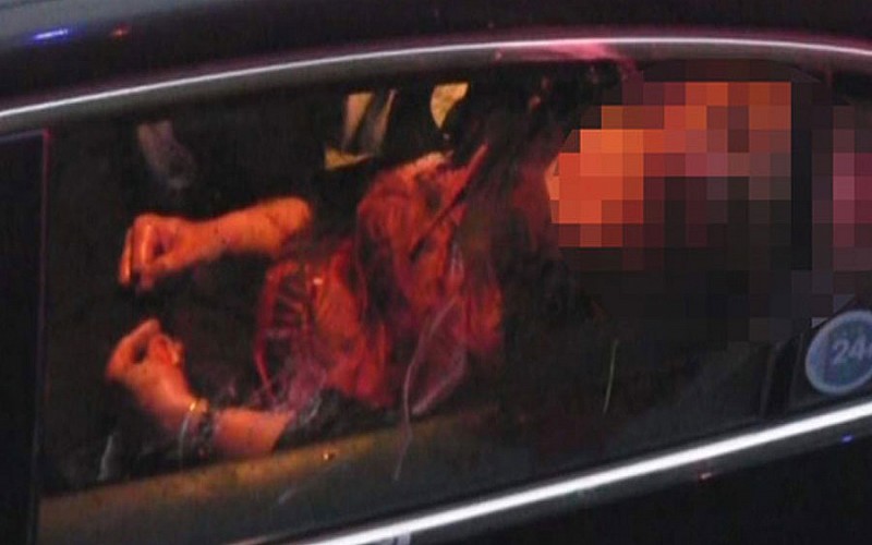 İzmit'te bir kişi seyir halindeki araçta annesini öldürdü