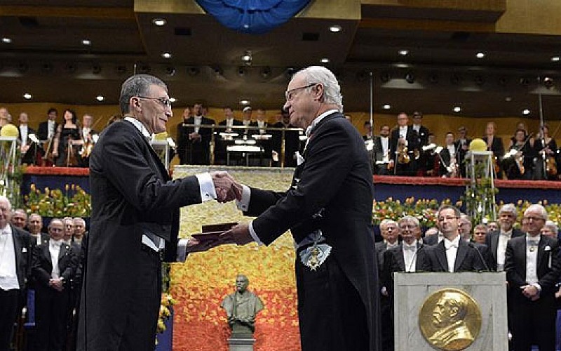 Aziz Sancar Nobel'i aldı