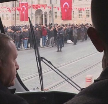 Erdoğan, tramvay kullandı