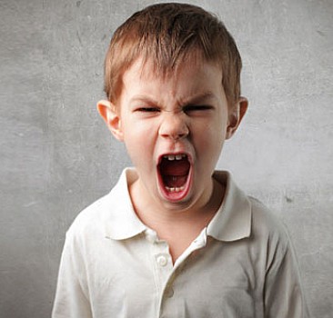 Çocukların öfke nöbetiyle baş etmek için 4 yöntem