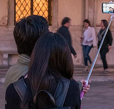 Statlarda selfie çubuğu ve elektronik sigara yasağı