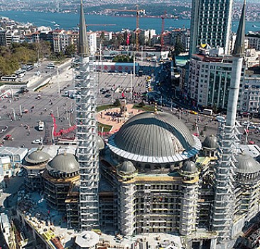 Taksim Camisi'nin ince işçiliğinin yüzde 35'i tamamlandı