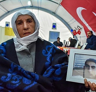 Diyarbakır annelerinden Gülbahar Teker: Oğlumu almadan gitmeyeceğim