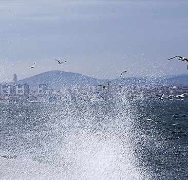 İstanbul'da lodos etkili oluyor