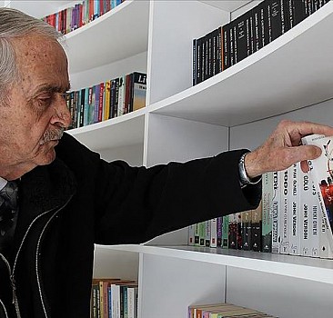 80 yaşındaki 'kitap kurdu' kitap kafenin müdavimi oldu