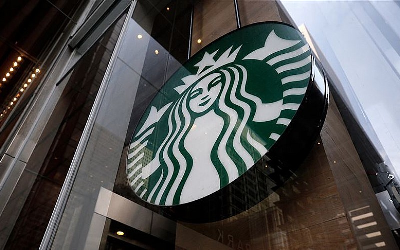 Kahve zinciri Starbucks siyahilere destek yasağından vazgeçti