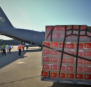 Türkiye'nin Kovid-19'la mücadele için Azerbaycan'a gönderdiği tıbbi malzeme teslim edildi