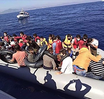 İzmir'de Türk kara sularına geri itilen 44 sığınmacı kurtarıldı