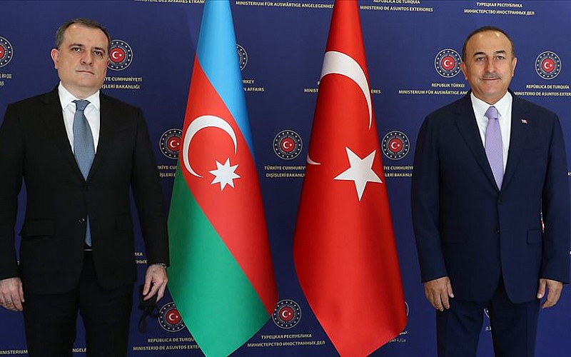 Azerbaycan Dışişleri Bakanı Bayramov'dan mevkidaşı Çavuşoğlu'na doğal gaz rezervi keşfi tebriği