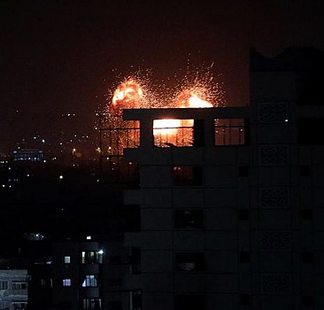 İsrail Gazze'de Hamas'a ait bazı noktaları vurdu