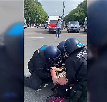 Almanya'da polisin protestoculara şiddet uygulaması tepki çekti