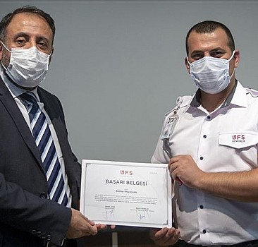Baltalı saldırganın AA Genel Müdürlüğüne girmesini engelleyen güvenlik görevlileri ödüllendirildi