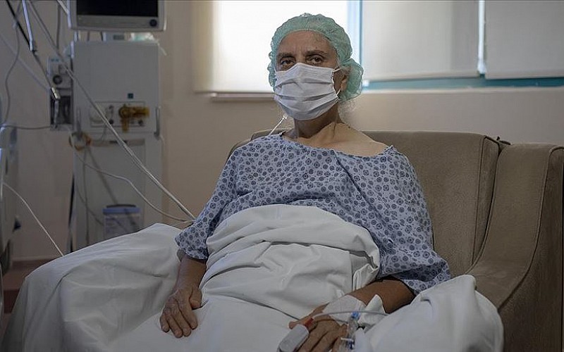 Kovid-19'u yenen hasta, down sendromlu torununa kavuşacağı günü bekliyor
