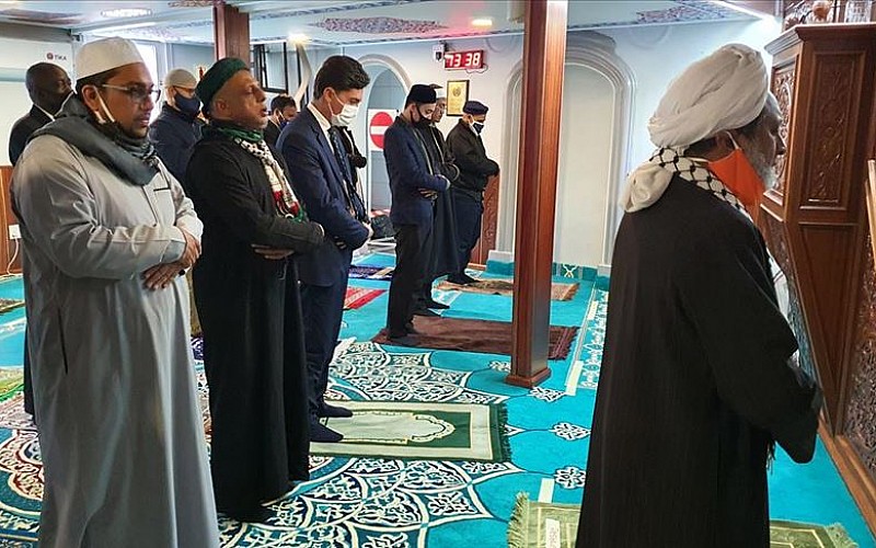 Güney Afrikalı Müslümanlar, İzmir'de hayatını kaybedenler için gıyabi cenaze namazı kıldı
