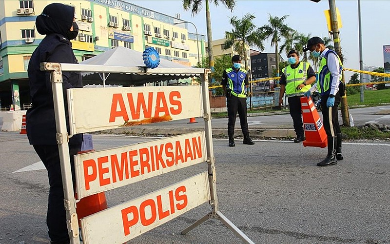 Malezya Sağlık Bakanı Kovid-19 şüphesiyle ev karantinasına alındı